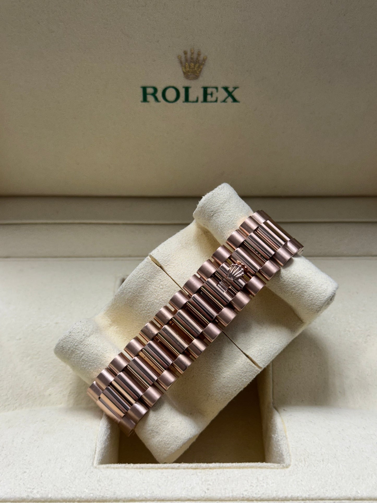 228235 40mm DayDate Chocolate Baguette Dial Like New Complete Set $52,999