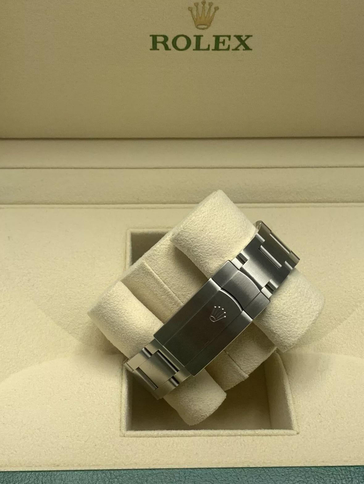 124300 41mm Oyster Perpetual Silver Brand New 2025 Complete Set $9,999