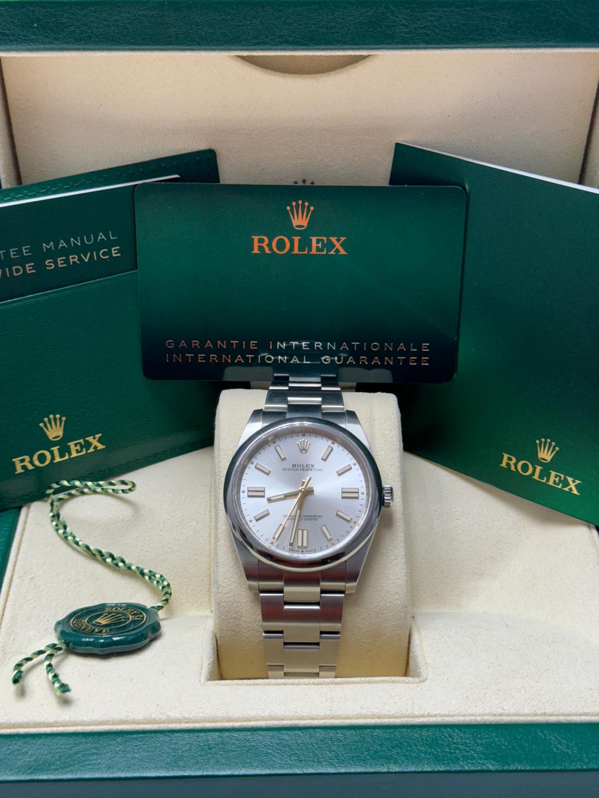 124300 41mm Oyster Perpetual Silver Brand New 2025 Complete Set $9,999