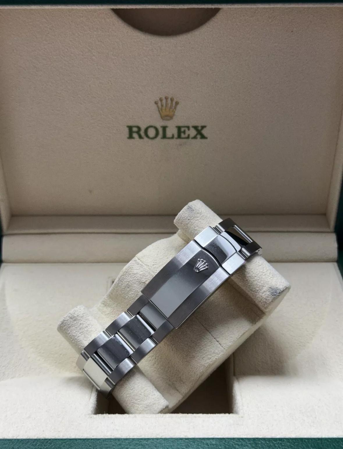 336934 42mm Green Skydweller Oyster Brand New Complete Set 2024 $23,500