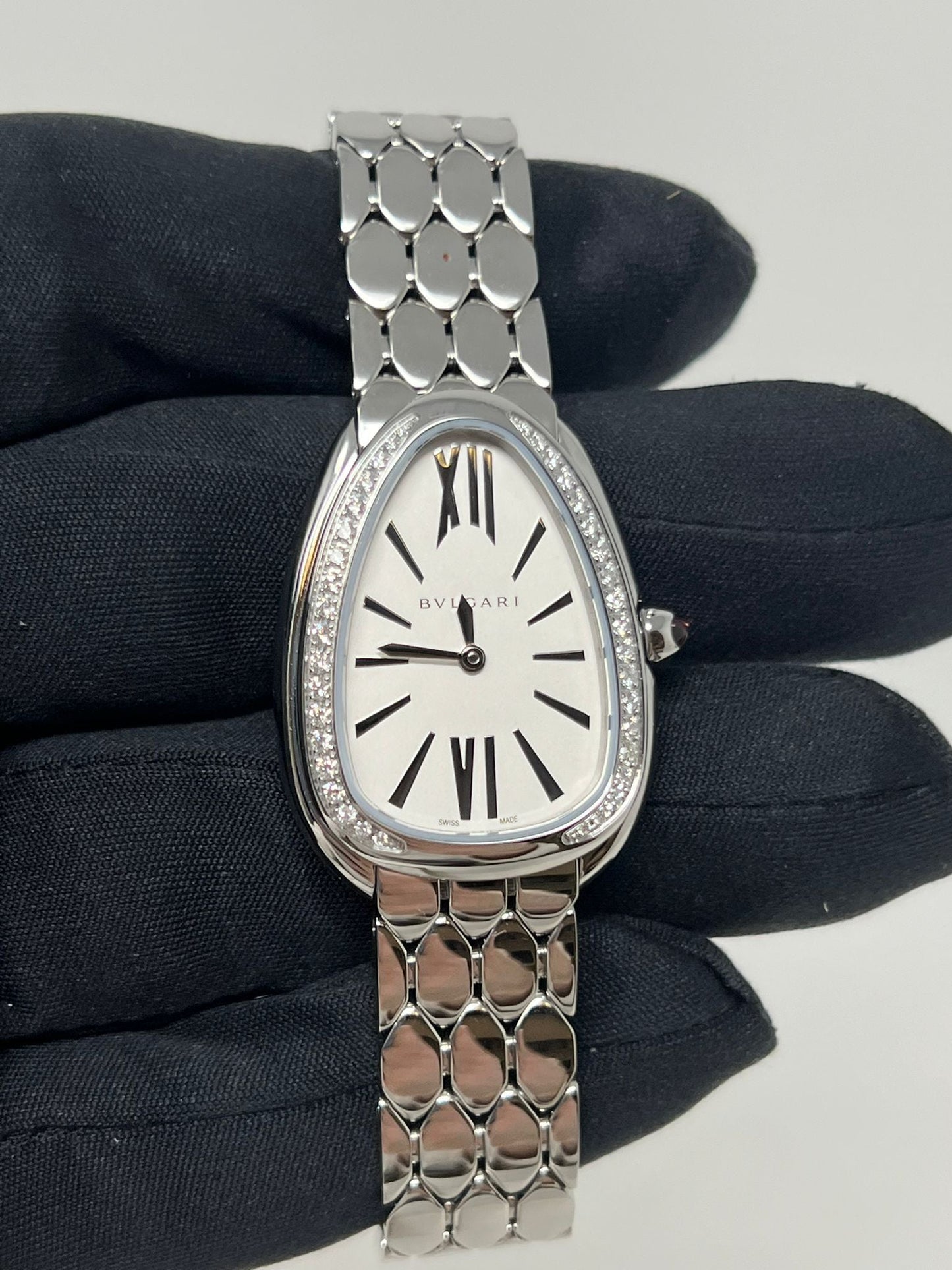 Bvlgari Serpenti Seduttori - 33 MM - Stainless Steel - White Silver Dial - 103361