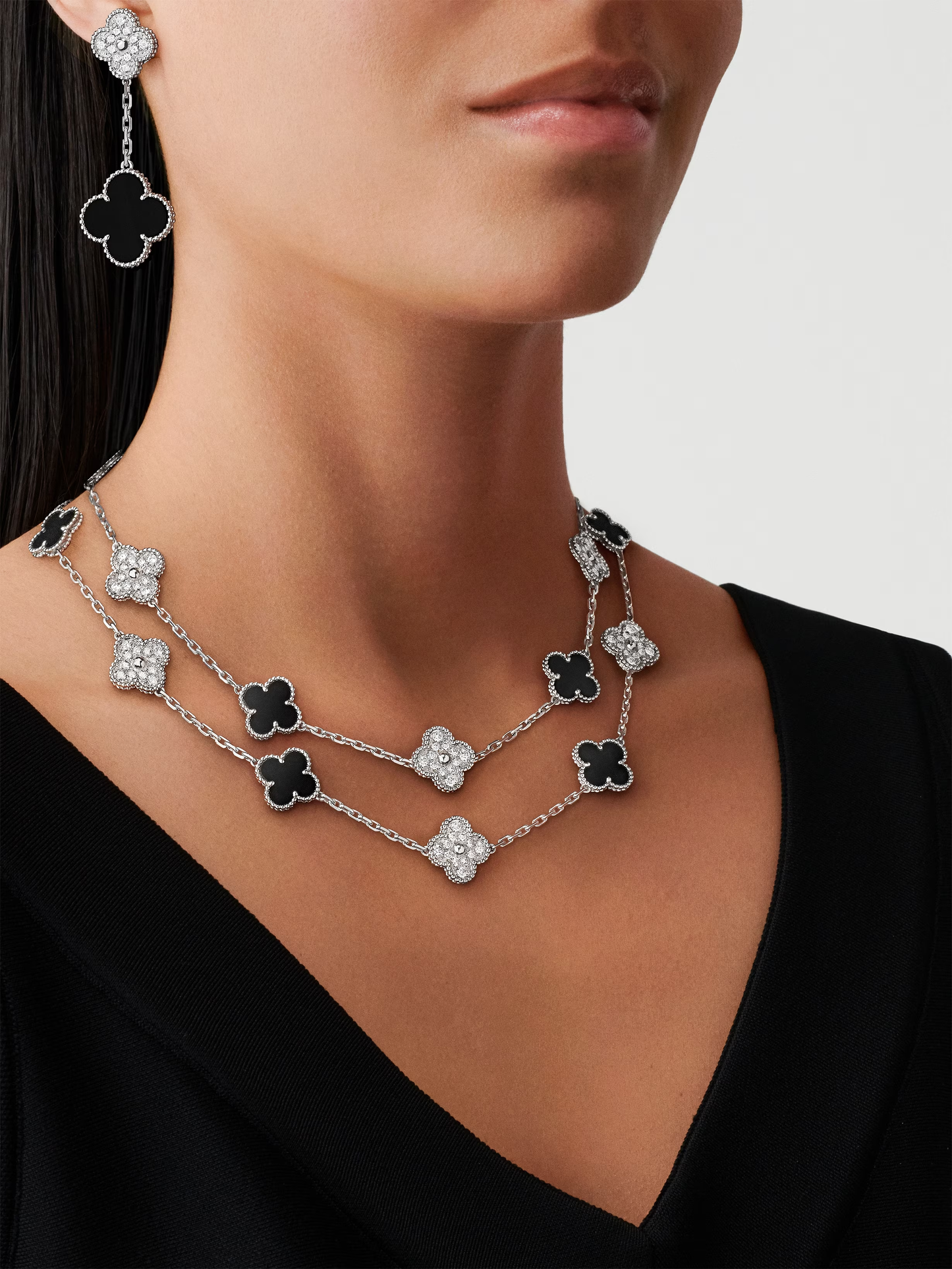 Van Cleef & Arpels Vintage Alhambra Long Necklace - 18k White Gold - Diamond & Onyx - 20 Motifs - Tw. 4ct - VCARP2R800