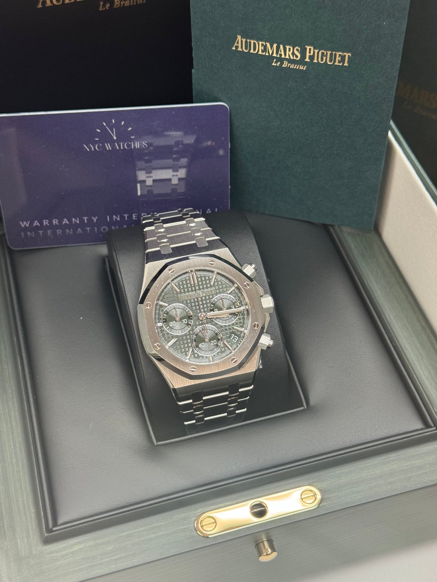 Audemars Piguet - Royal Oak - Chronograph - 41 MM - Steel - 26240ST.OO.1320ST.04