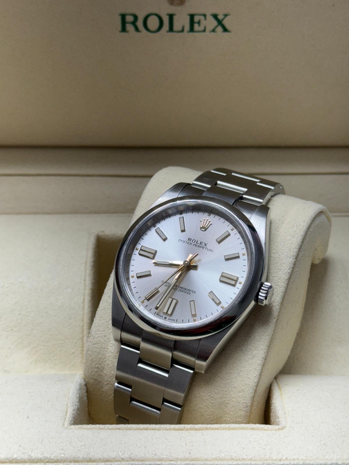 124300 41mm Oyster Perpetual Silver Brand New 2024 Complete Set $8,999