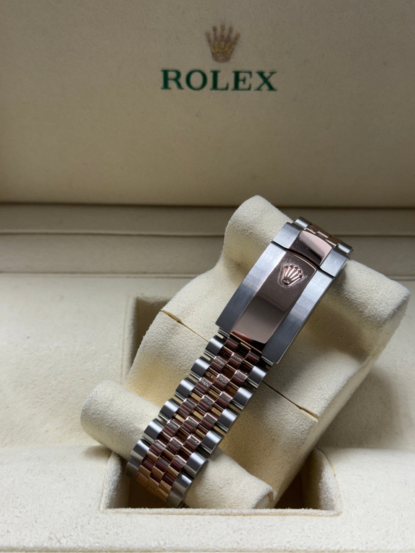 126231 Datejust 36mm Rose Gold Mother of Pearl Dial Jubilee Like New Complete Set $18,299