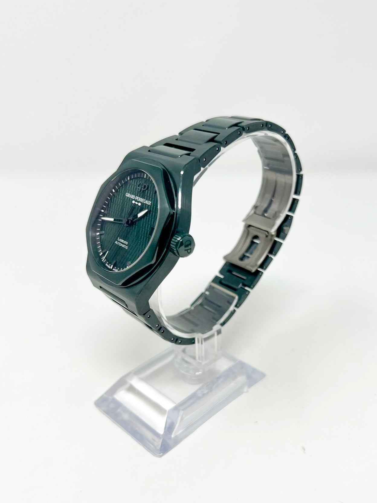 Girard-Perregaux Laureato Green Aston Ceramic 42 MM - Green Ceramic Bracelet - Green Dial - 81010-32-3081-1CX