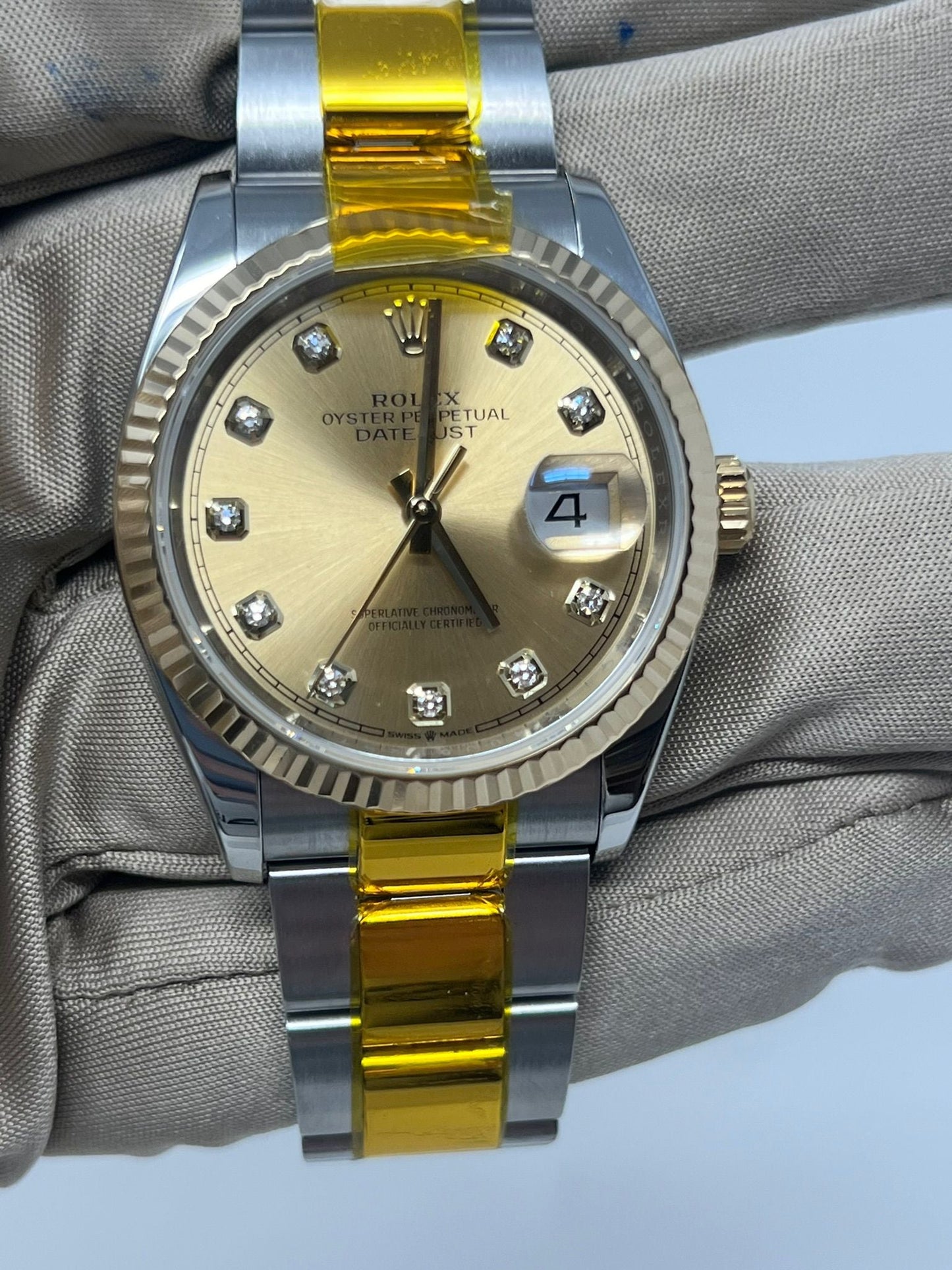 Rolex Stainless Steel And Yellow Gold Datejust - 36 MM - Oyster Bracelet - Fluted Bezel - Champagne Diamond Dial - 126233 chdo