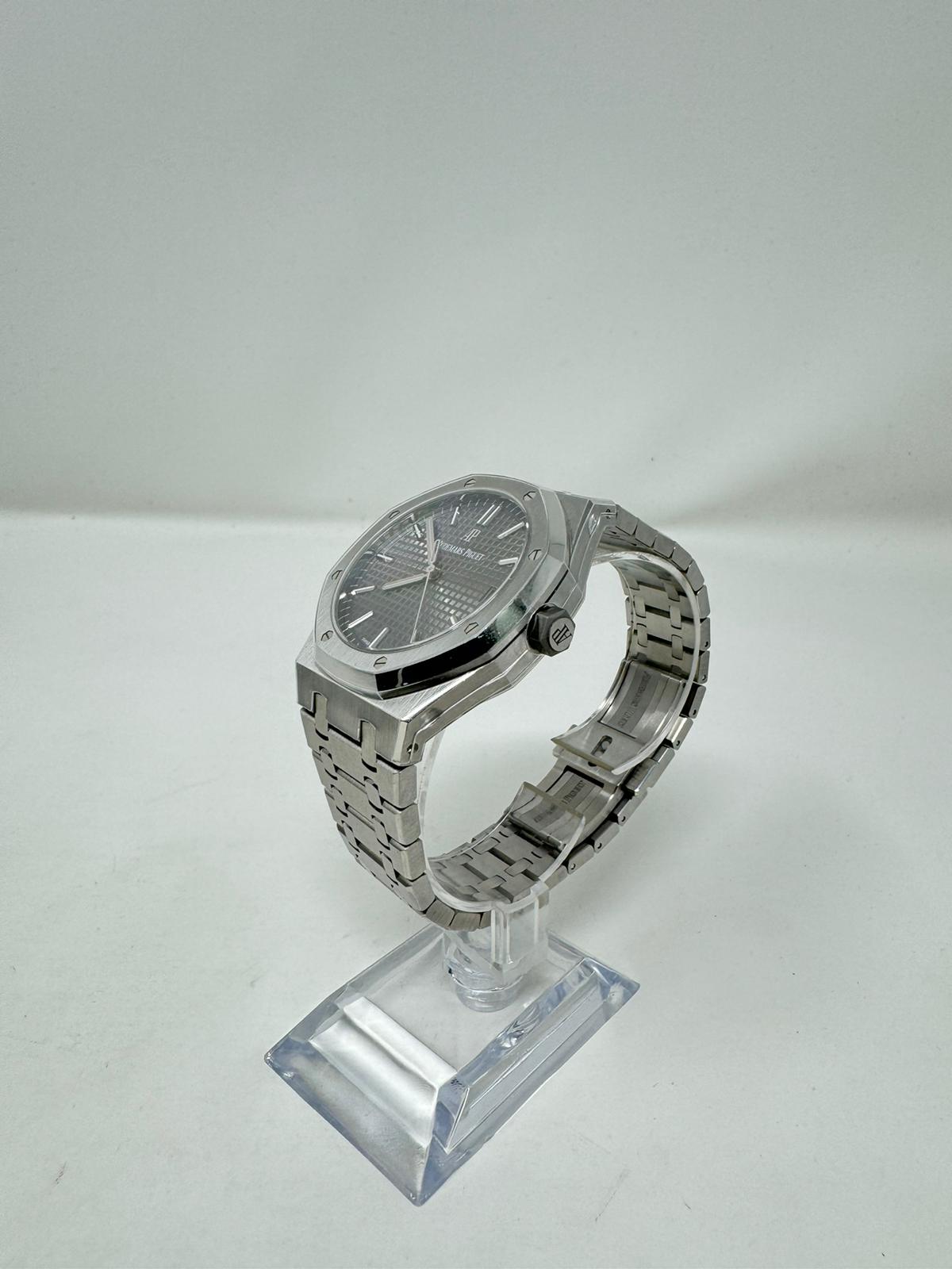 Audemars Piguet - Royal Oak - 41 MM - Steel - 15500ST.OO.1220ST.02