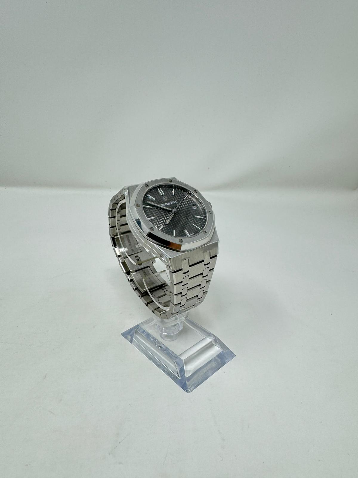 Audemars Piguet - Royal Oak - 41 MM - Steel - 15500ST.OO.1220ST.02