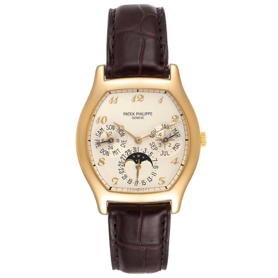 Patek Philippe Complications - Perpetual Calendar - 42 x 35.5 MM - Yellow Gold - 5040J